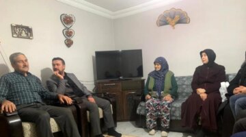 AK Parti Mustafakemalpaşa İlçe Başkanı Şehit Ailelerini Ziyaret Etti