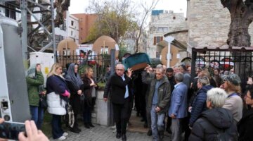 Aliağa ve İzmir basınının duayen ismi gazeteci Erdal Çarboğa toprağa verildi
