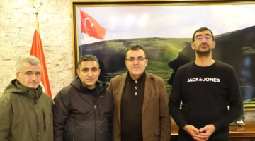 Ardahan Belediye Başkanı Faruk Demir, Ardahanlı gazetecileri tebrik etti
