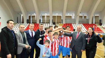 Aydın’da düzenlenen Okullar Arası Yıldız Erkekler Voleybol Turnuvası sona erdi