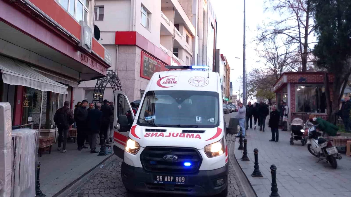 Çorlu’da Kardeşi Tarafından Bıçaklanan Kişi Hastaneye Kaldırıldı