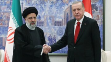Erdoğan, İran’daki terör saldırısı sonrası Cumhurbaşkanı Reisi’ye başsağlığı dileklerini iletti