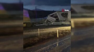 Kayseri’de makaslayan tır karşı şeride geçti: 3 yaralı