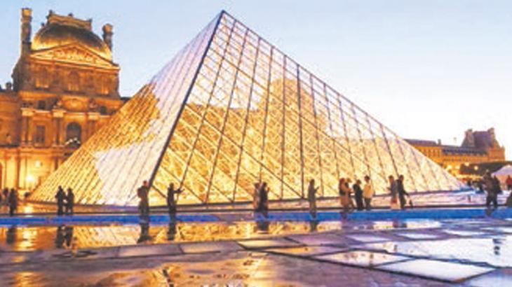 Louvre eski günlerine döndü