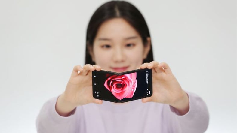 Samsung, Yeni Nesil Katlanabilir ve Sarılabilir Ekranlarını Duyurdu: Katlanabilir Tablet ve Monitörler Geliyor! [Video]