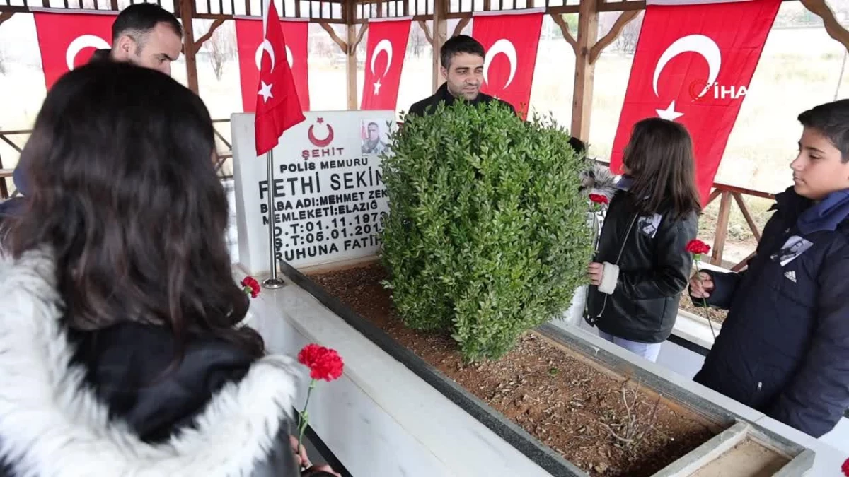 Şehit Fethi Sekin’in balmumu heykeliyle tanışan çocukların dokunaklı selamı