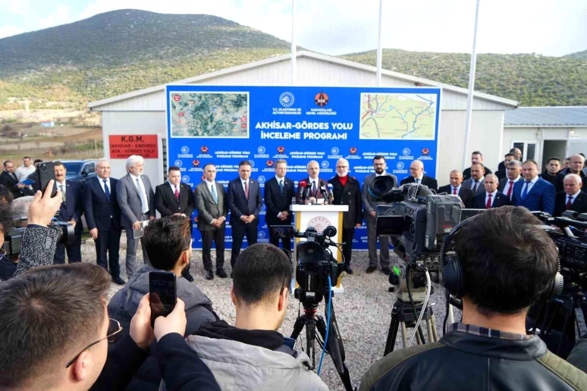 Ulaştırma ve Altyapı Bakanı Abdulkadir Uraloğlu Manisa’da incelemelerde bulundu