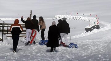 Zigana kayak merkezinde hafta sonu hareketliliği