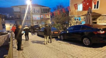 Zonguldak Valisi, şehit Piyade Uzman Onbaşı’nın ailesini ziyaret etti